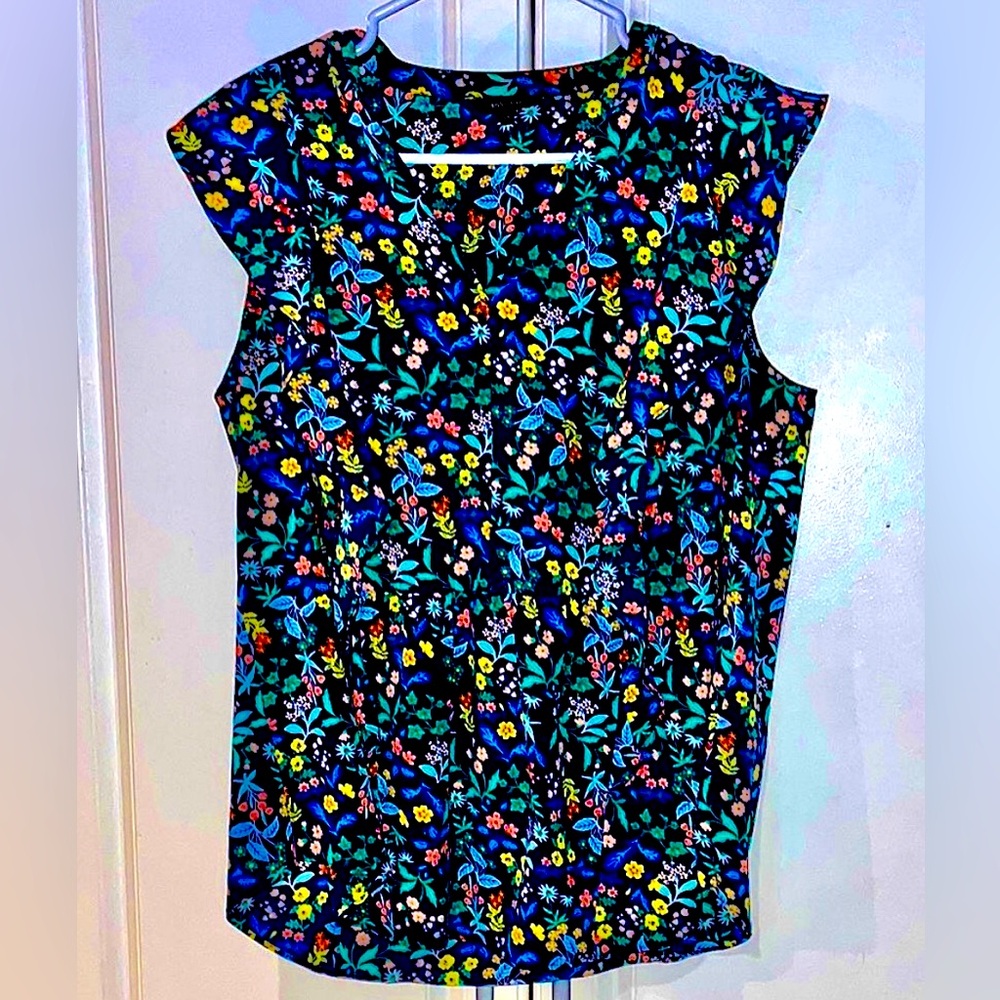 RW&CO. Colourful Floral Blouse